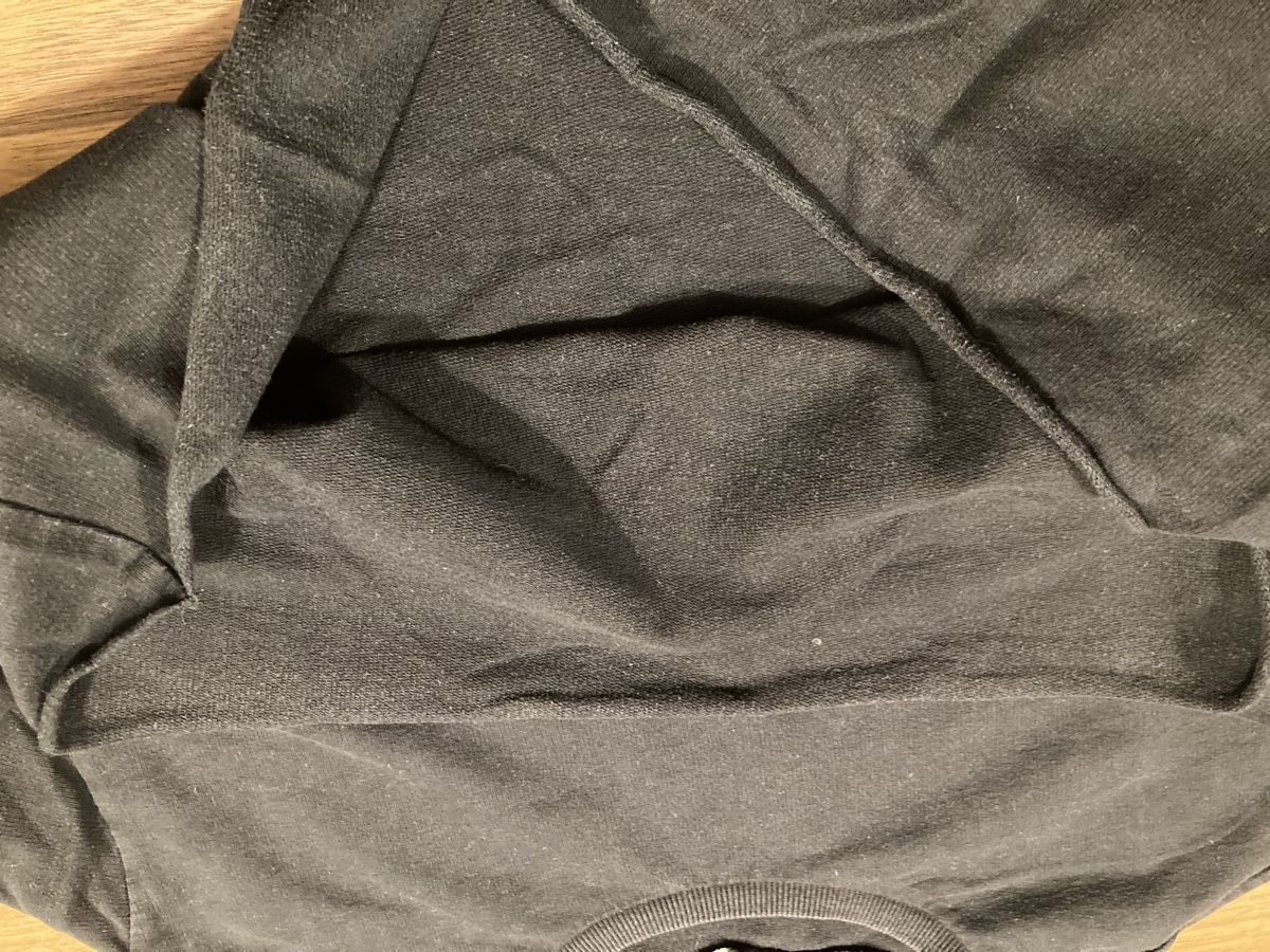 Pullover & Sweatshirts: Schwarzer Pulli Gr M – Gebraucht aus Kesswil von Branca-01 4
