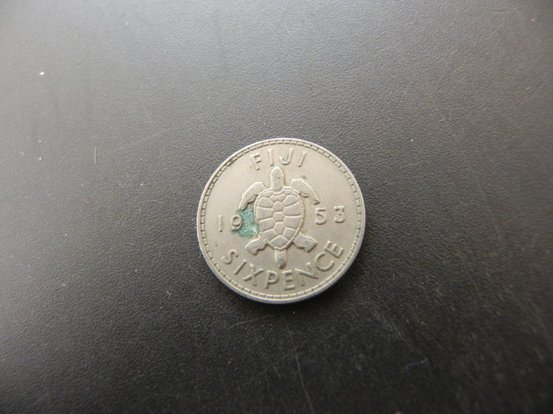 Toutes les monnaies: Fidschi 6 Pence 1953 – D'occasion à Biel/Bienne par Gogolozi