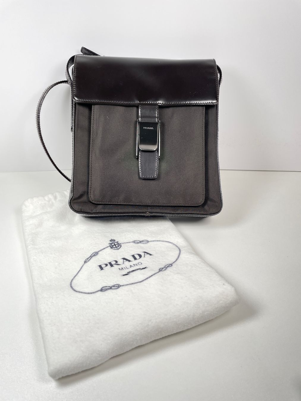 Prada Taschen für Damen: PRADA Schultertasche, 100% Original – Gebraucht aus Riva San Vitale von roesel01
