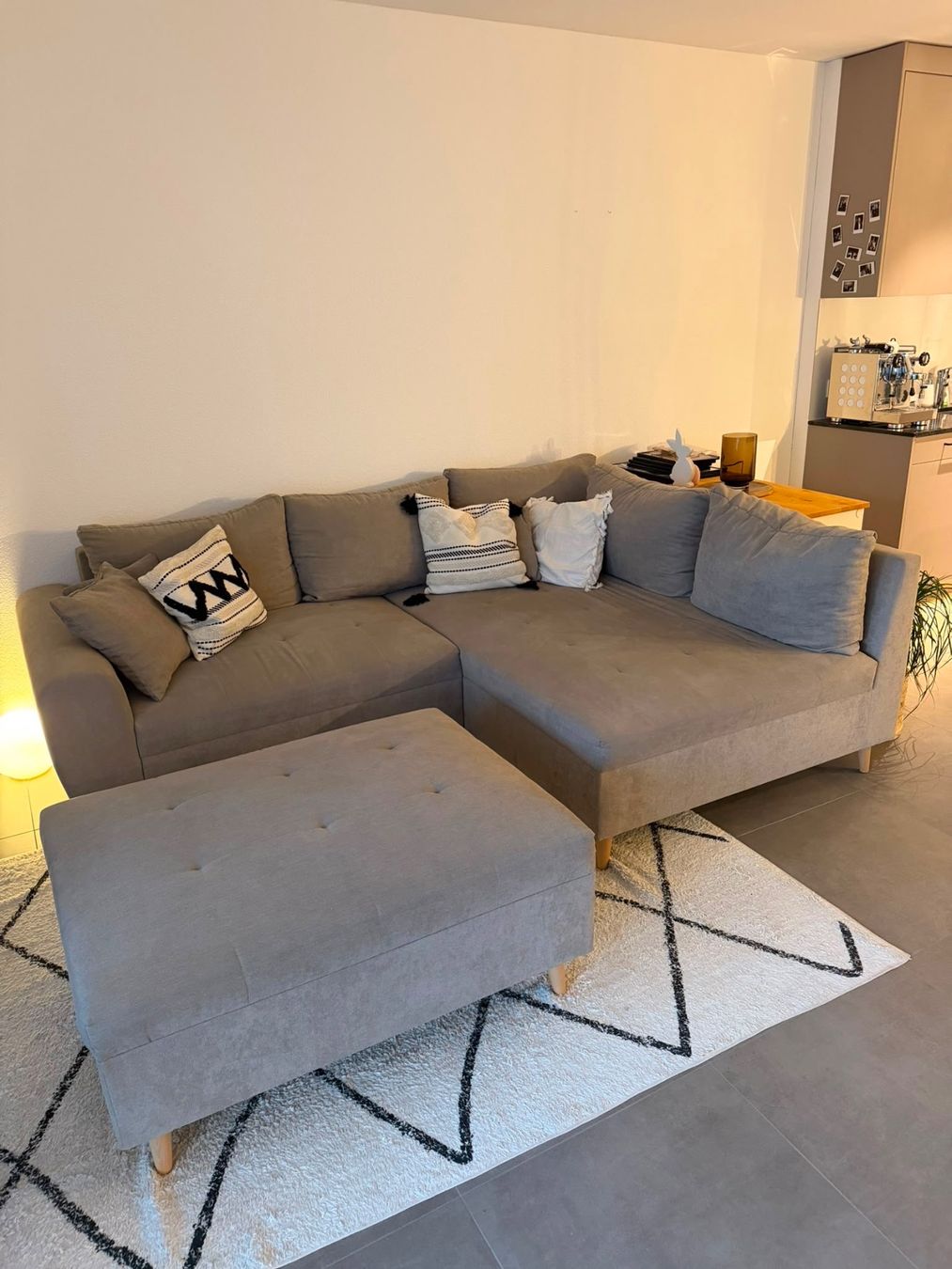 Sofas: Ecksofa Capstone Taupe inkl Hocker 249x175cm – Gebraucht aus Zürich von aep_8mvj
