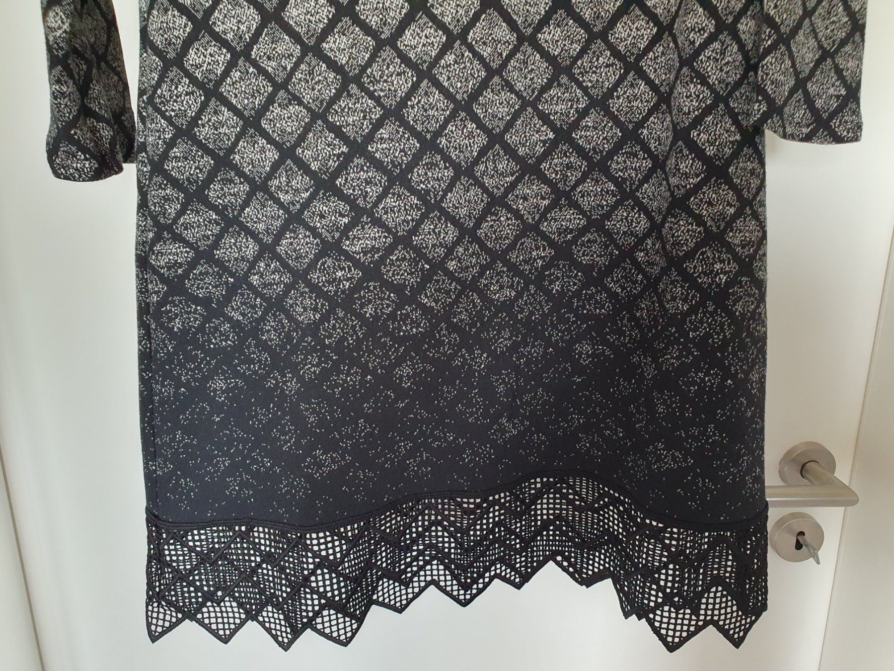 Ana Alcazar Kleider: Ana Alcazar Gr. 36, grau / schwarz – Neu (gemäss Beschreibung) aus Heinrichswil von sabi2809 2