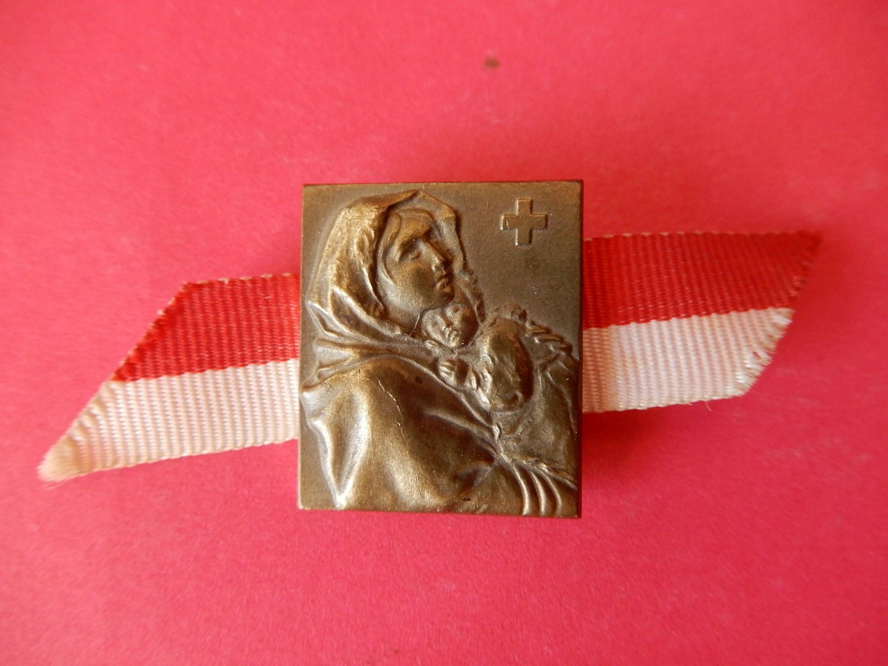 Swiss Placchette & Badge: 1. August Abzeichen 1951 – Usato da Senèdes venduto da Framboise52