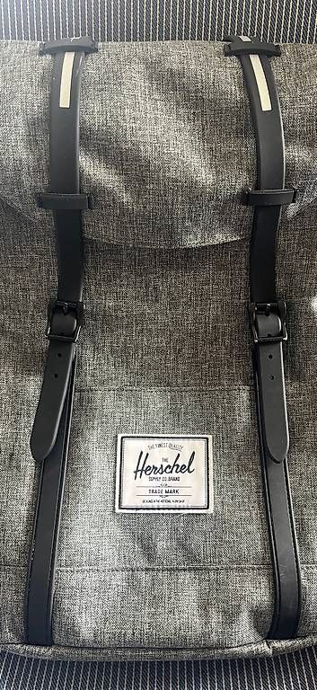 Herschel Zaini: Rucksack Herschel Modell Retreat Anthrazit – Usato da Urdorf venduto da Resumasa 2