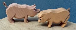 2 x Holz Tier geschnitzt Schwein Sau Säuli antik