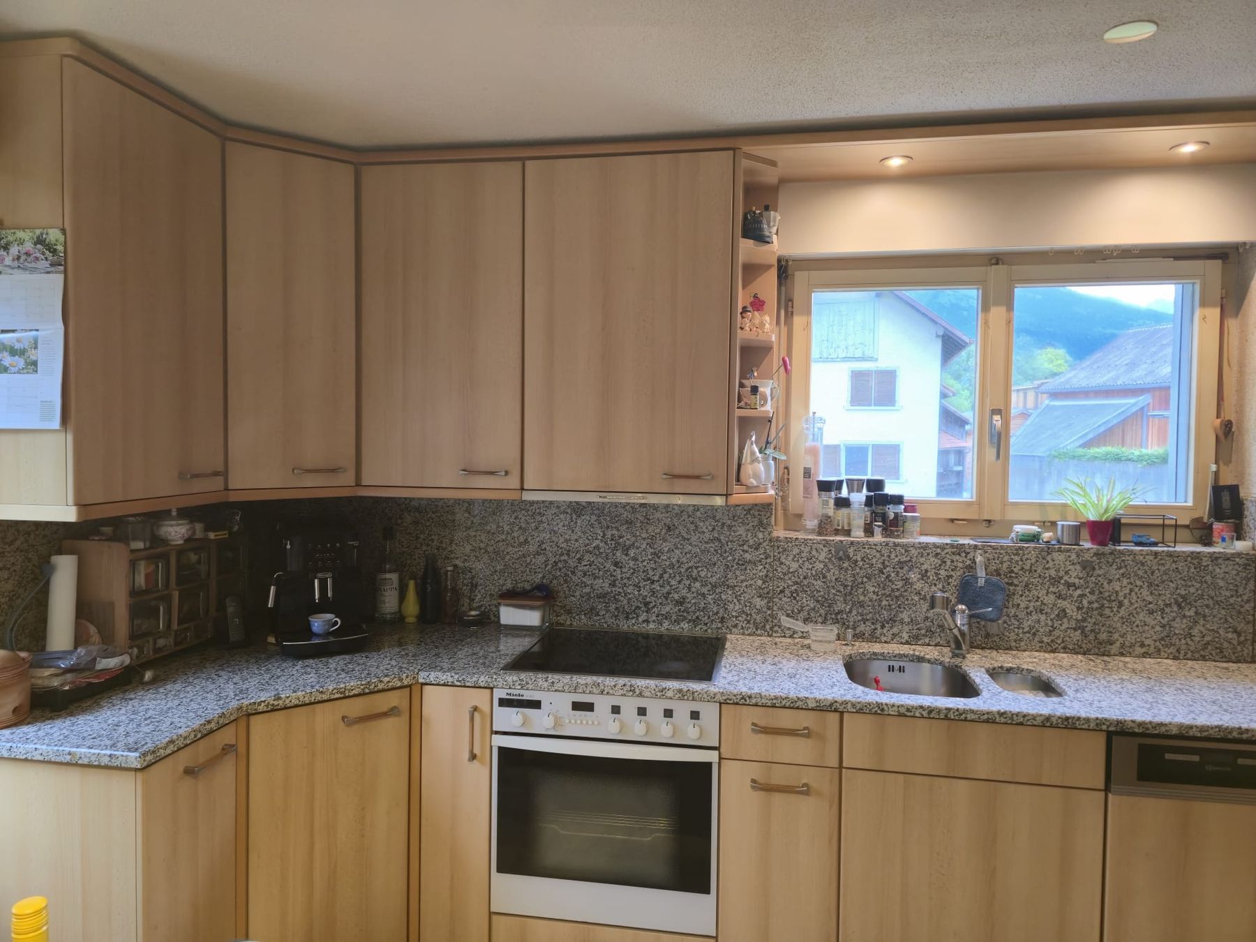 Cucine complete: Küche Buche Front mit Granitabdeckung guter Zustand – Usato da Zizers venduto da Sniper018 1