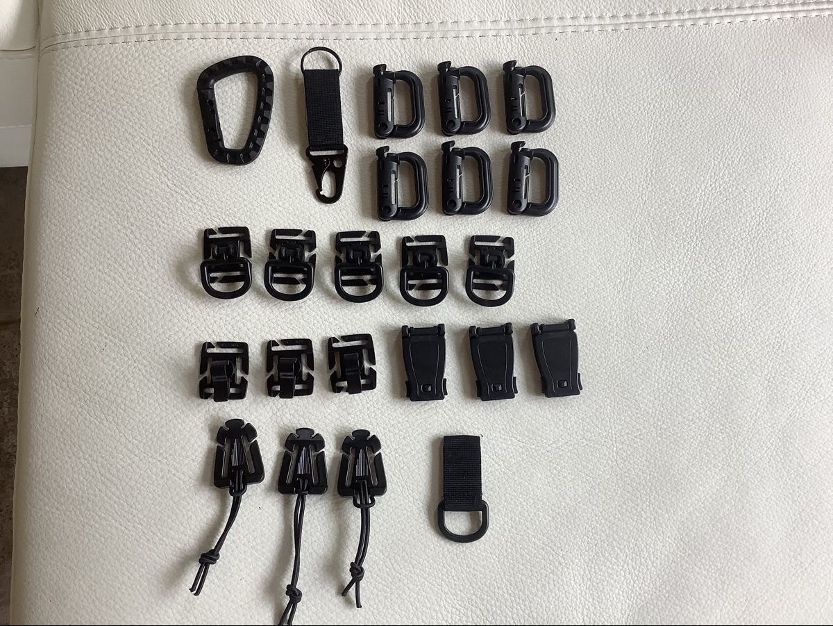Rucksäcke: Sangle, clips et boucles de sac à dos/de randonnée, noir – Neu und originalverpackt aus Massongex von Nitramas 1