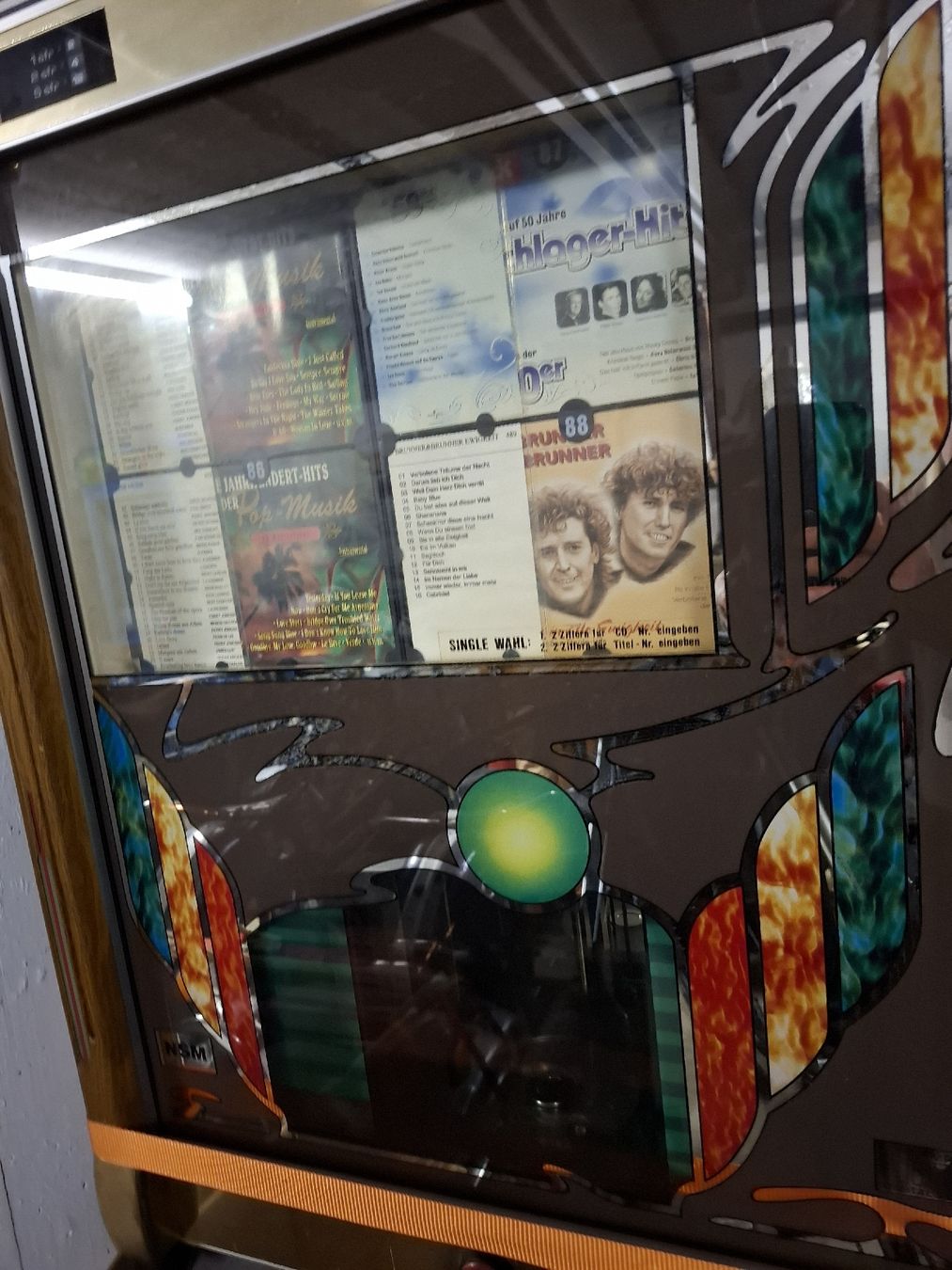 Jukebox: Wand Musikbox für CD's – Défectueux à Hornussen par sagana2 1