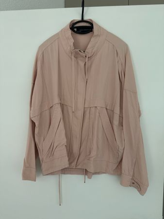 Zara Jacke