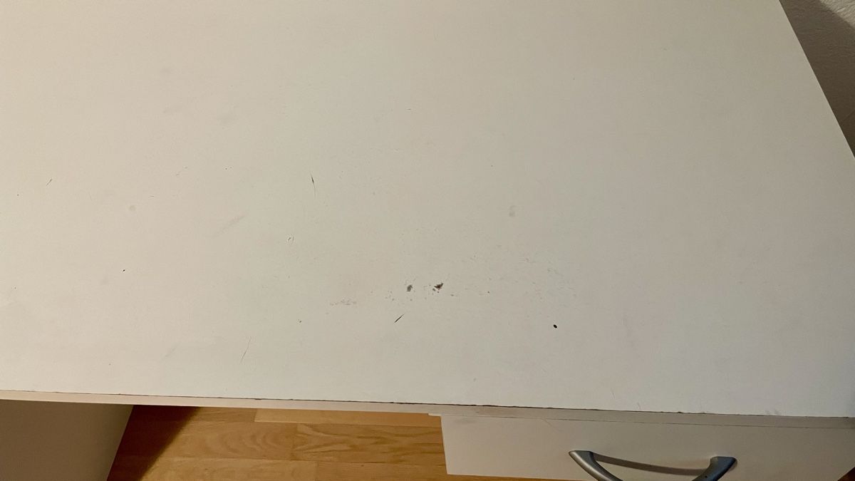 Scrivanie: Pult, Schreibtisch weiss – Usato da Kehrsatz venduto da Loschaller 2
