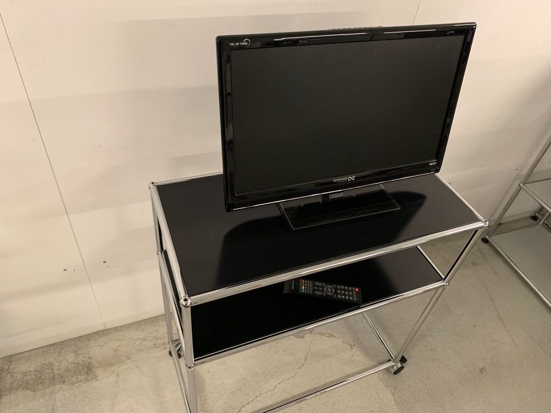 USM Mobili TV: Usm  Lowboard Tv Möbel Lieferung .Gratis – Usato da Thun venduto da Thuno6 2