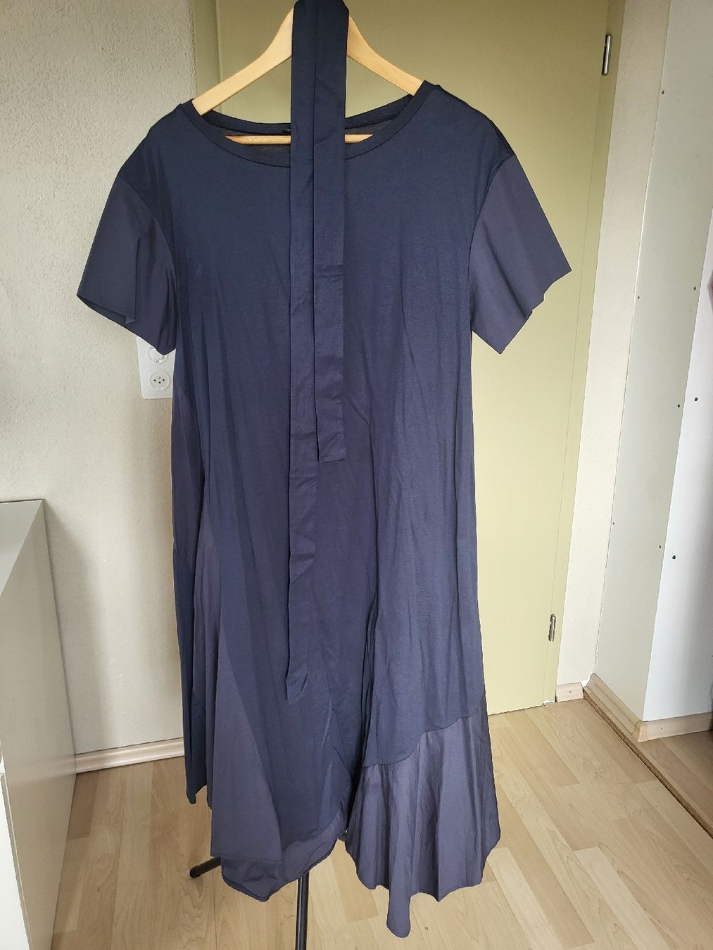 Max Mara Vestiti: Weekend MaxMara Dark Blue Dress, Size M – Usato da Sarmenstorf venduto da zuz_q5kq 2
