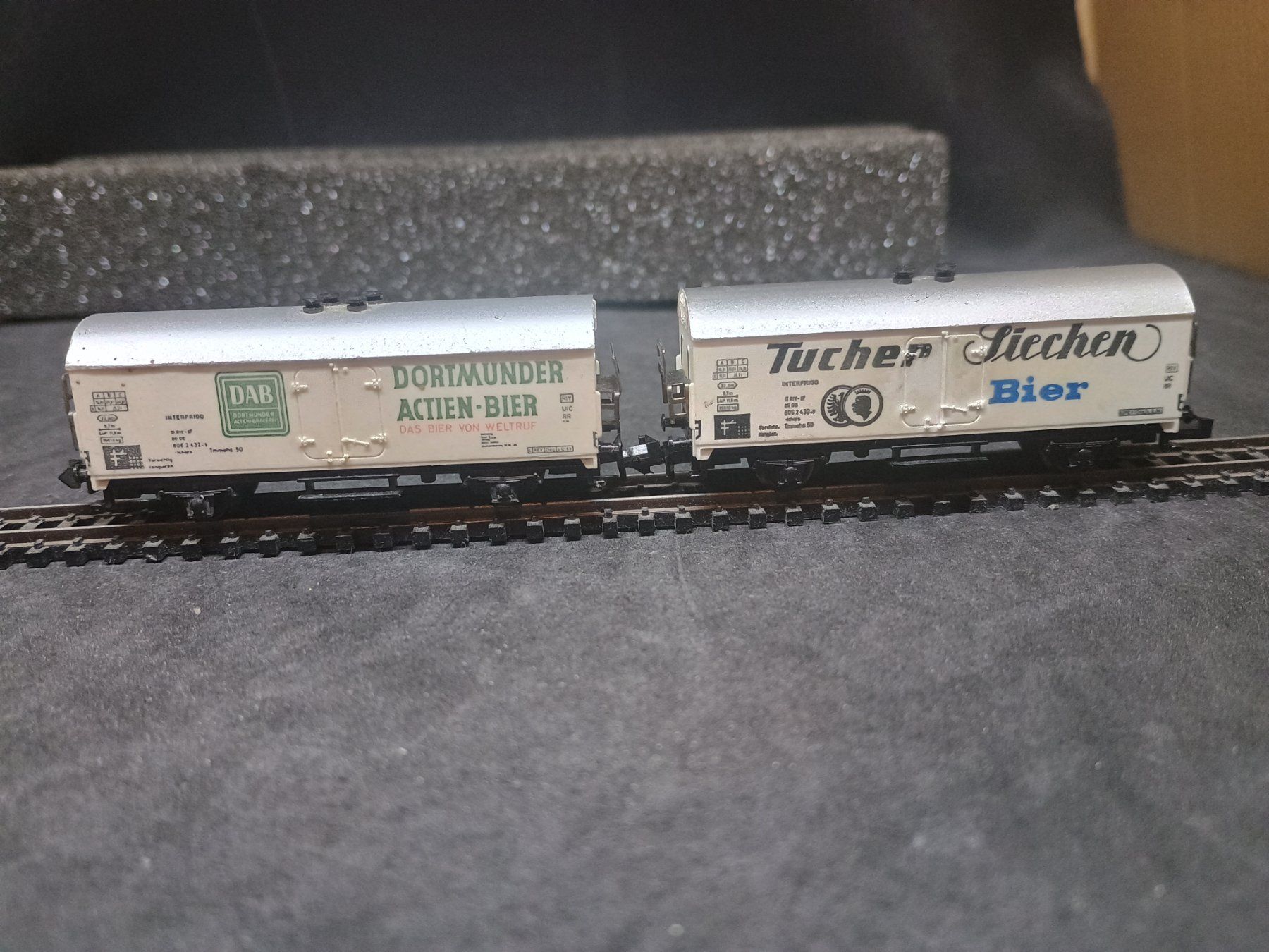 Trix Modelleisenbahnen: Spur N 2 Bierwagen von Trix – Gebraucht aus Bätterkinden von hob_6b8x