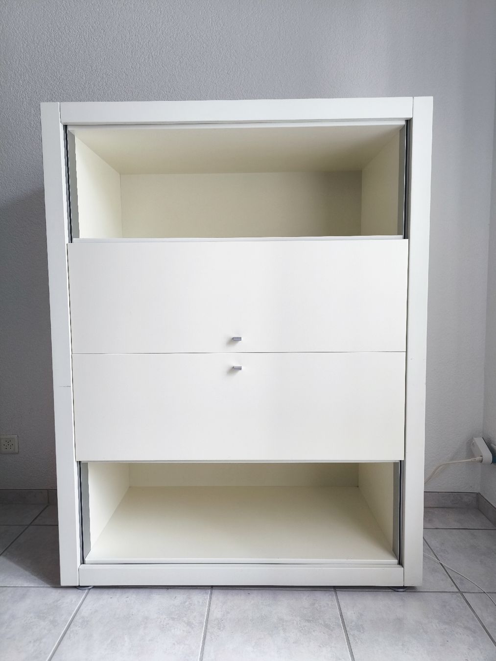 Mobili TV: TV-Schrank mit Schiebefunktion – Usato da Bern venduto da Ramonabelen