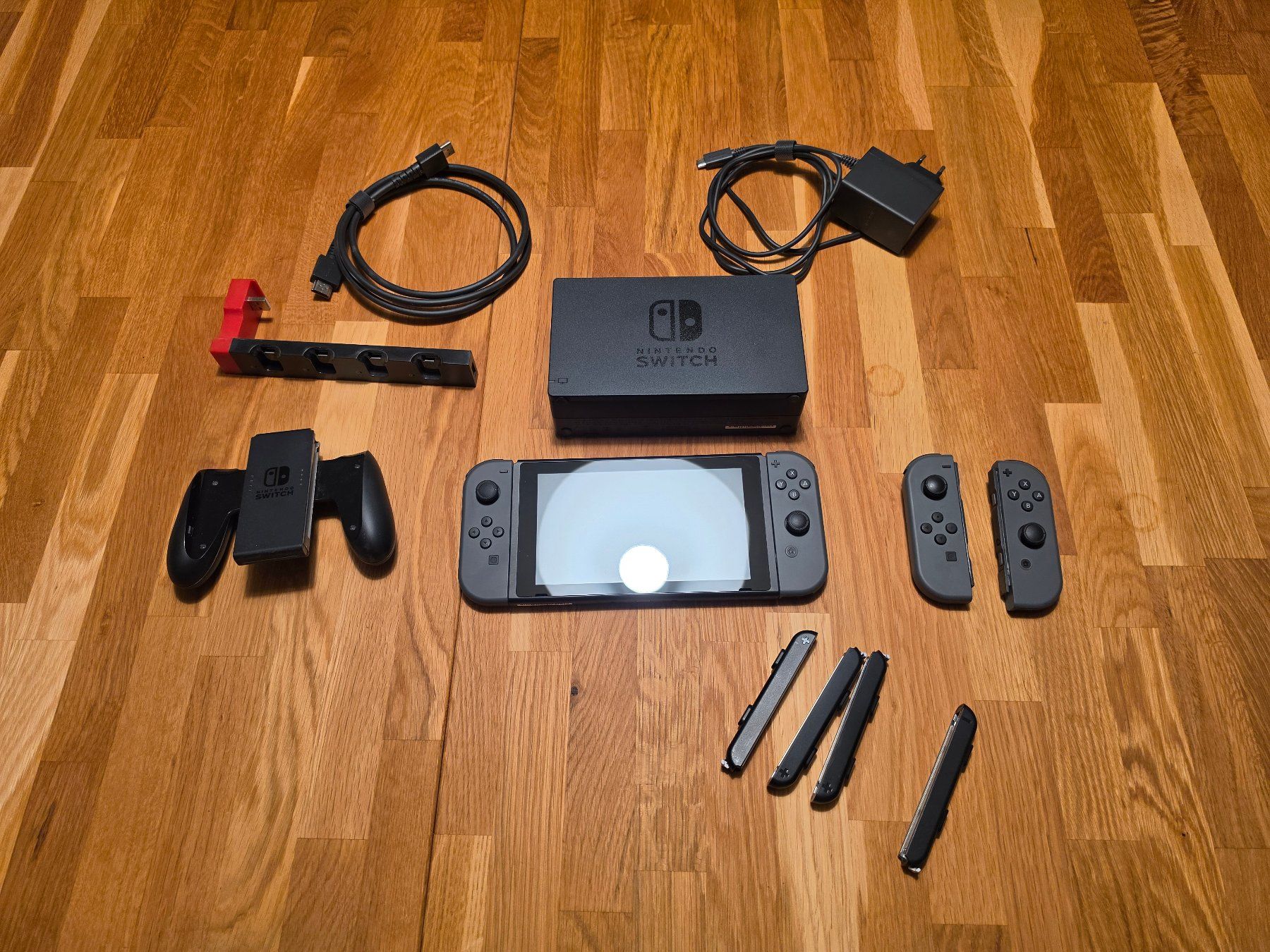 Nintendo Consoles: Nintendo Switch mit Zubehör – D'occasion à Würenlingen par Kyotai