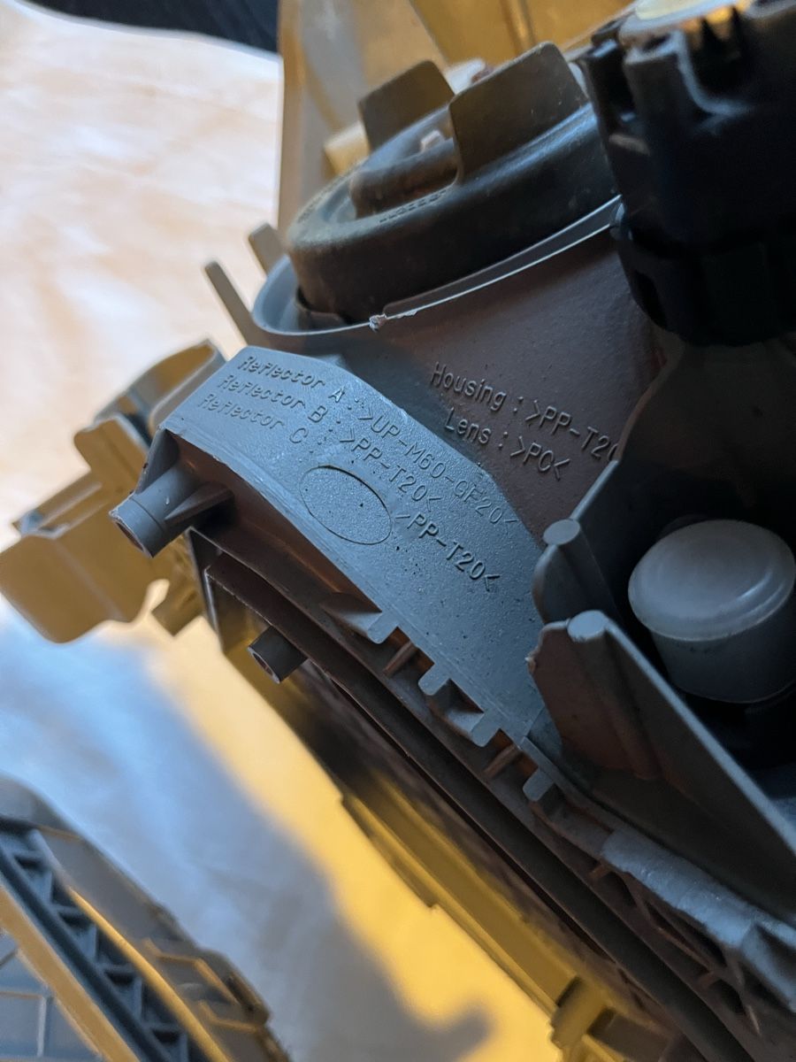 Fari: Daihatsu Frontscheinwerfer Defekt 3stk – Difettoso da bretzwil venduto da nightflasher 7