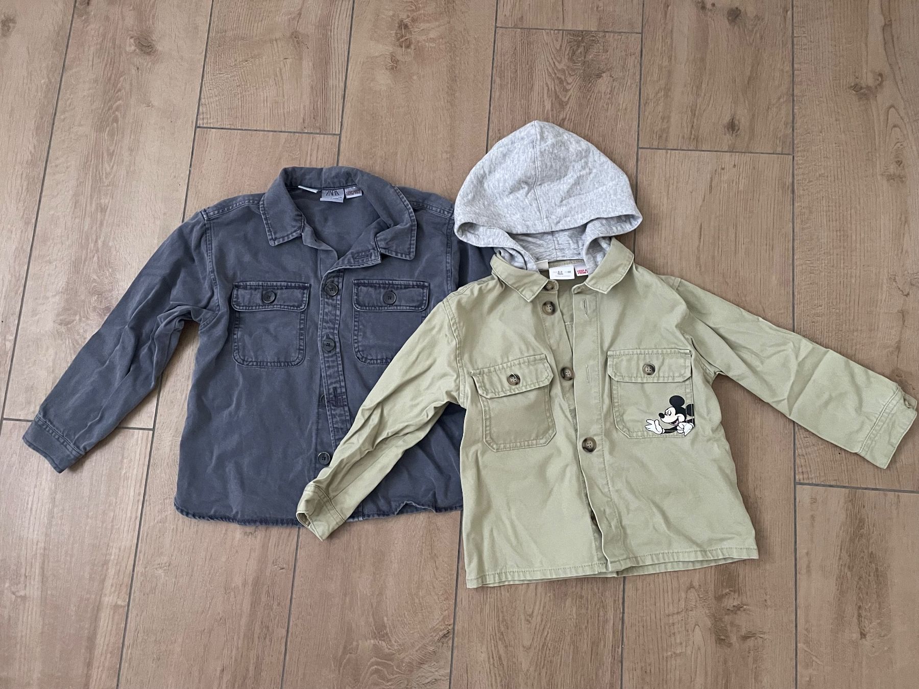 Zara Hemden, T-Shirts & Polos: 2 Mickey Mouse Hemden von Zara – Gebraucht aus Waltenschwil von hansnine
