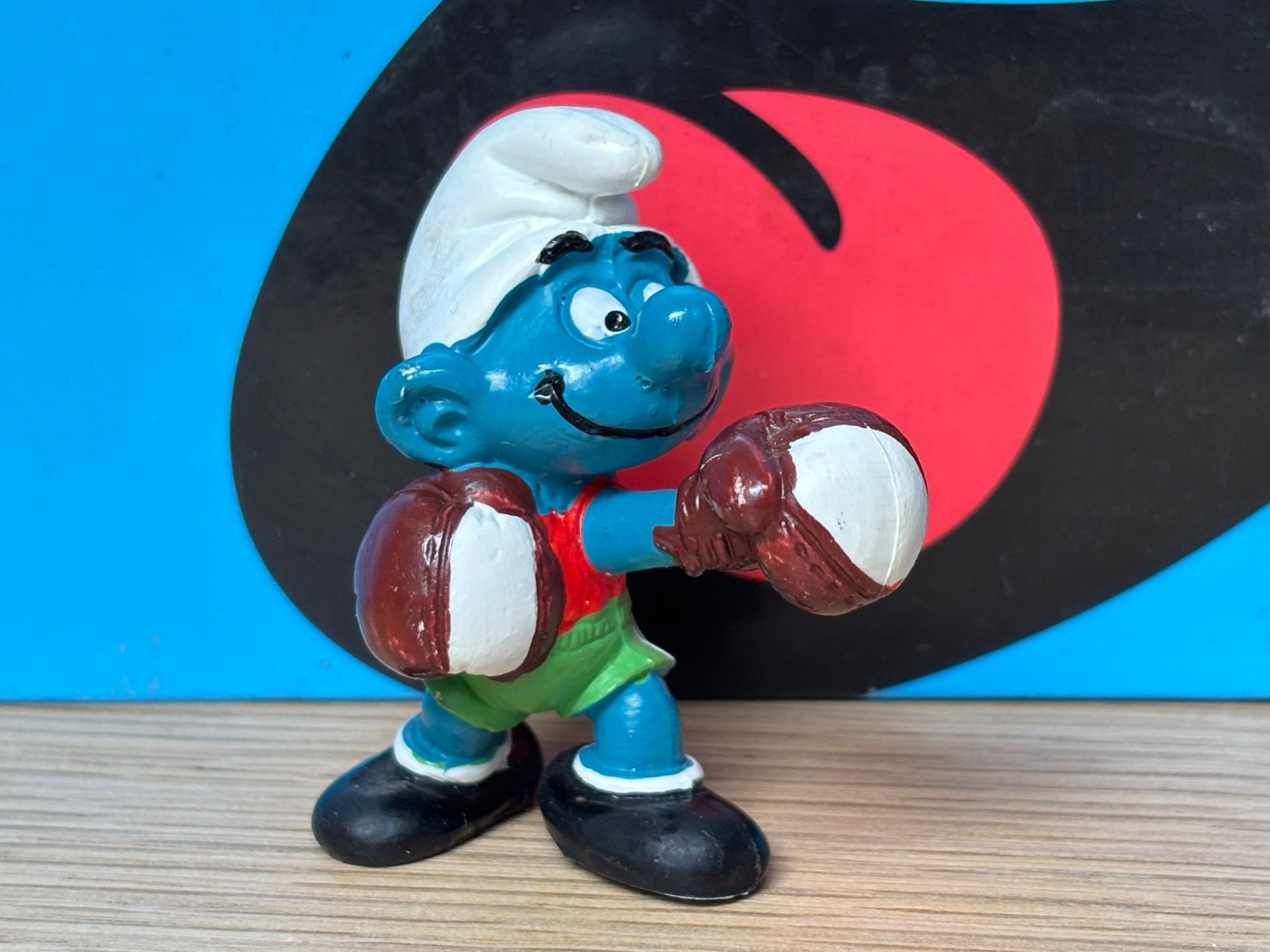Schleich Statuette: Schlümpfe Boxer, rot-grünes Dress – Usato da Lyss venduto da Duckszone