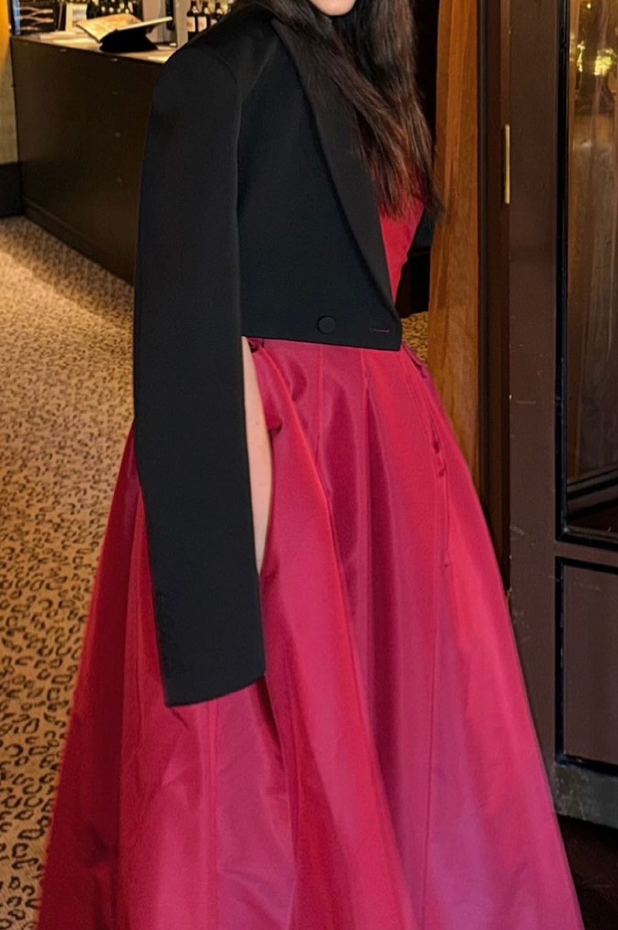 Carolina Herrera Vestiti: Carolina Herrera red silk tafta dress – Nuovo (secondo la descrizione) da Genève venduto da val_rp9x 9