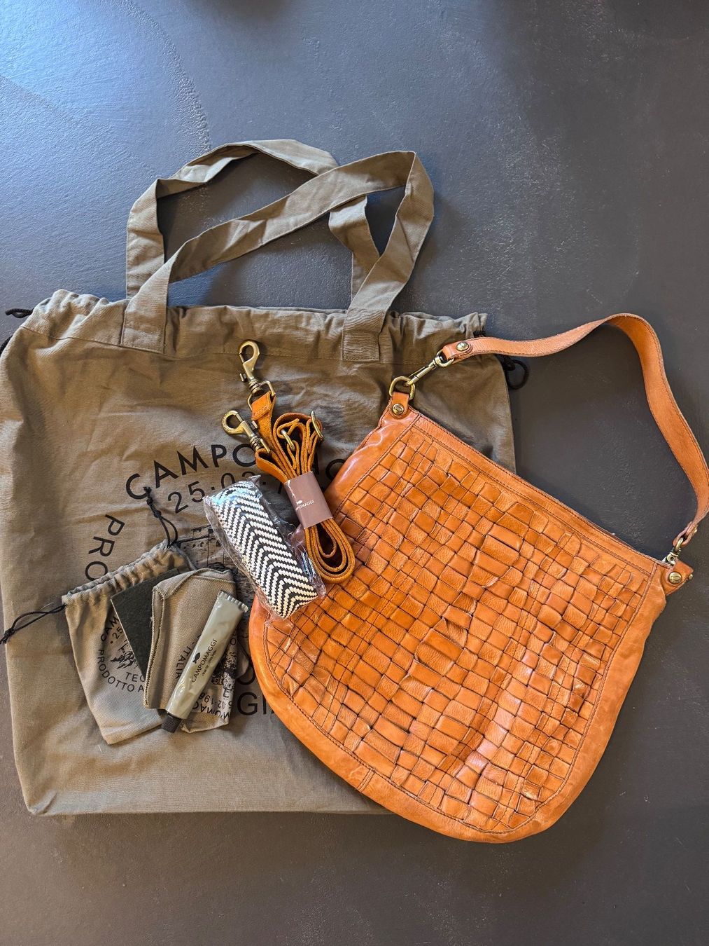 Campomaggi Borse da donna: Campomaggi Prestige Beuteltasche hellbraun – Usato da Wädenswil venduto da LH76