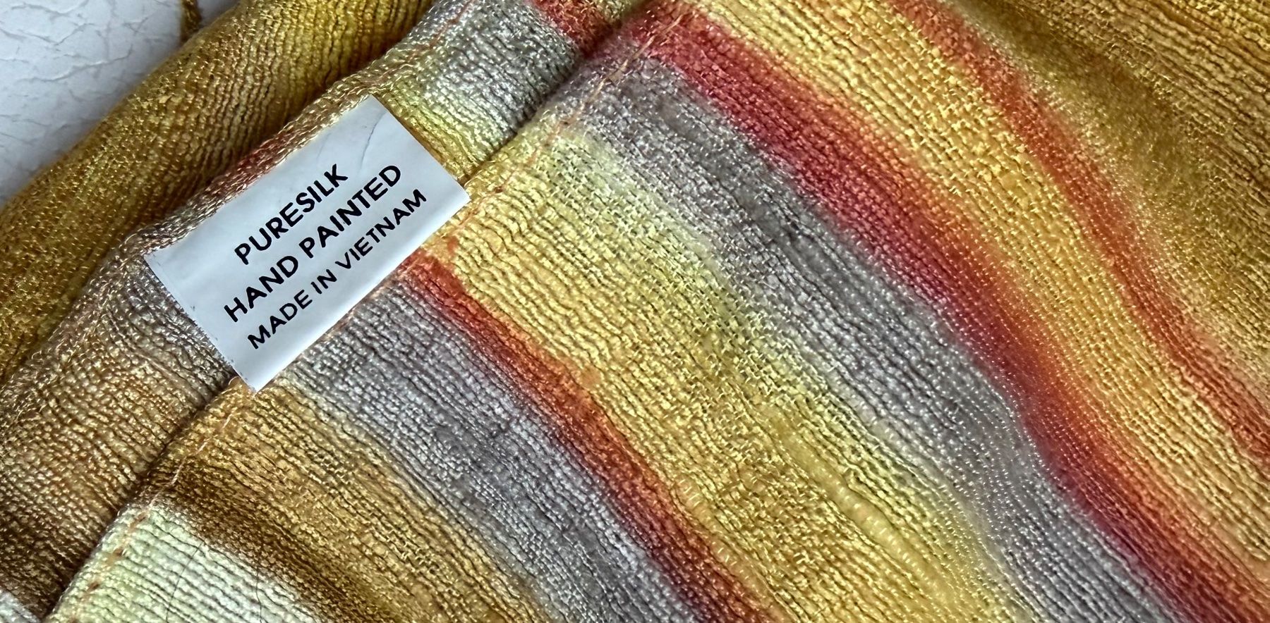 Foulard & Sciarpe: Seide Schal – Usato da Unterägeri venduto da Jutka_04 1