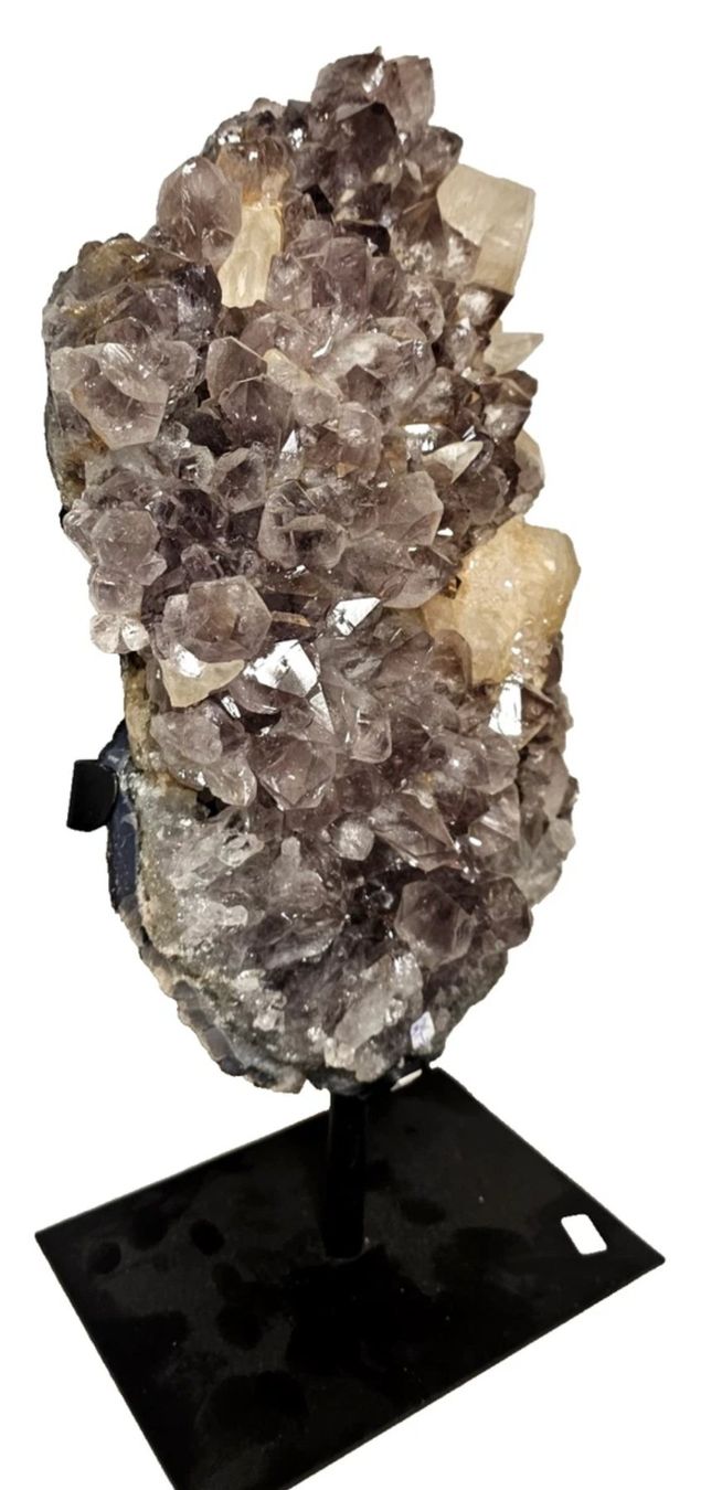 Minerali & Pietre curative: Grosse Amethystdruse auf Metallständer – Usato da Eschenz venduto da Bibas1 2
