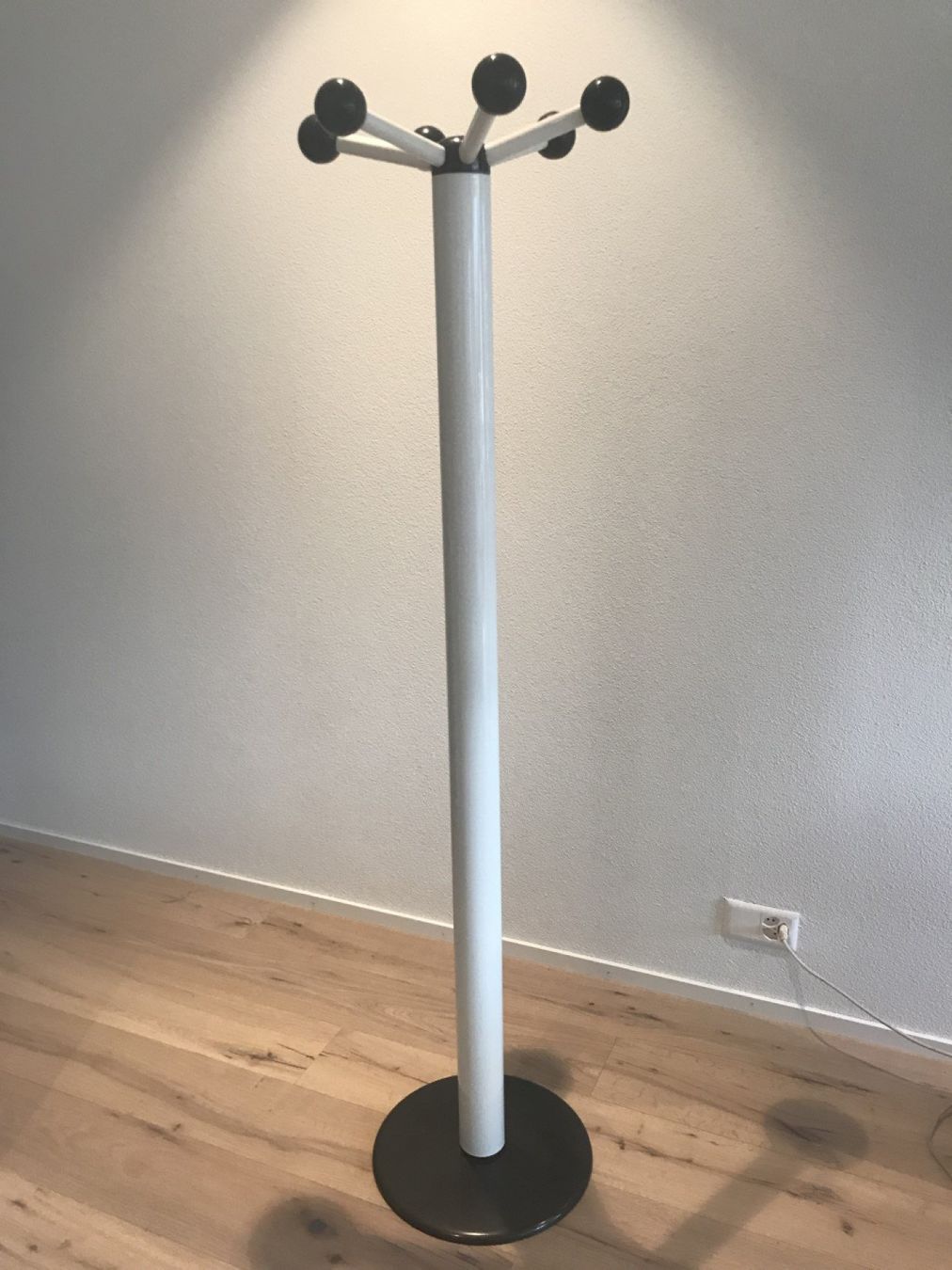 Garderobe: Caimi Brevetti Design Garderobe 70er Jahre – Gebraucht aus Gersau von pd-design-and-art