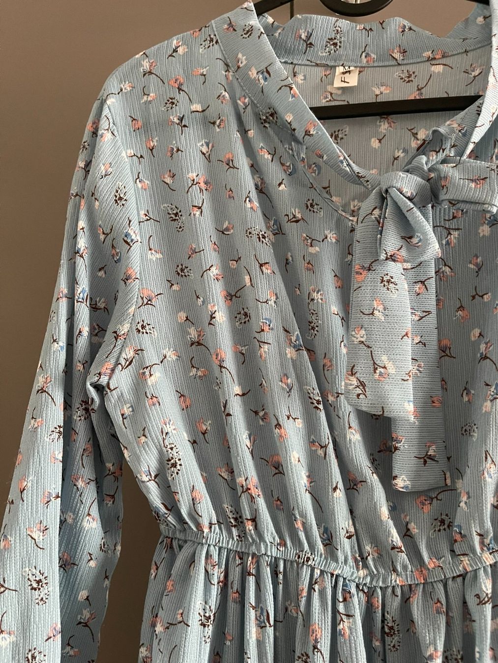 Kleider: Sommerliches Midikleid, Gr.M, hellblau mit Blumen – Gebraucht aus Rheineck von FGeissler 3