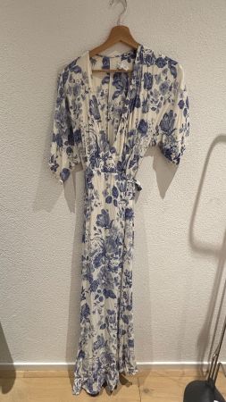 Reformation Kleid