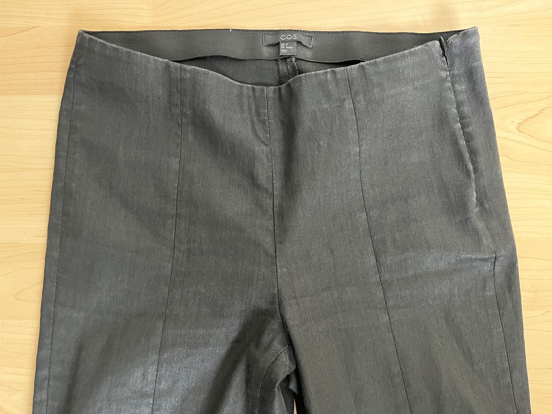 Cos Pantaloni: COS: schmal geschnittene Hose, anthrazit, 36 – Usato da Luzern venduto da ellitussi 1