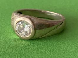 Silberring mit rundem weisstein (gr. 54)