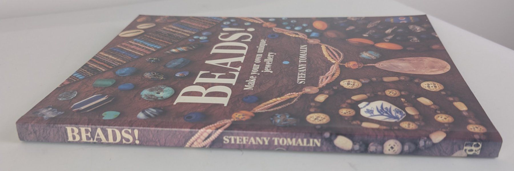 Bücher: Bastelbuch "Beads!" Schmuck selber machen, Inspirationen! – Gebraucht aus Zürich von axolottchen 3
