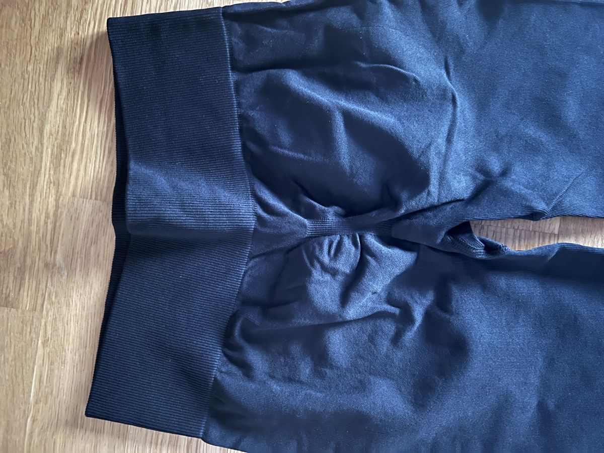 Leggings: Schwarze Sport Leggings – Gebraucht aus Luzern von Vavoba 2