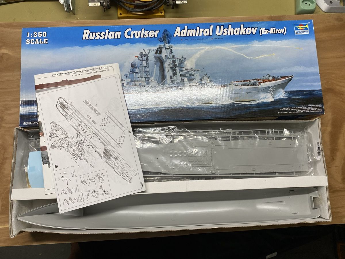 Kit di modellismo & Modellini statici: Russian Cruiser Admiral Ushakov 1/350 – Nuovo e nell'imballaggio originale da Volketswil venduto da Tarzan22