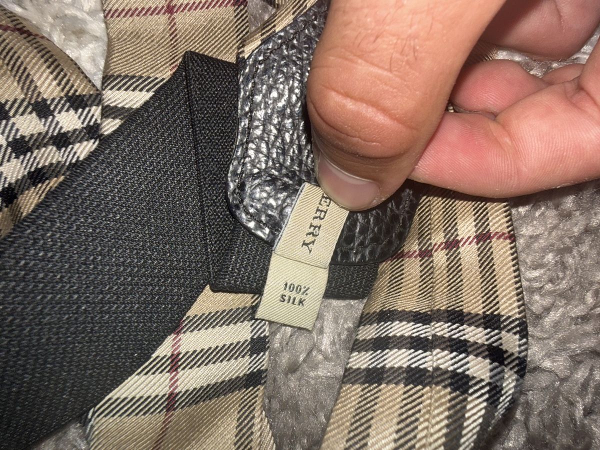Sonstige Kleidung & Accessoires: Bretelles Burberry - 100% Soie  – Gebraucht aus Neuchâtel von Blek7 3