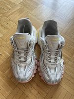 Baskets Balenciaga Track 2 blanc rose état d'usage