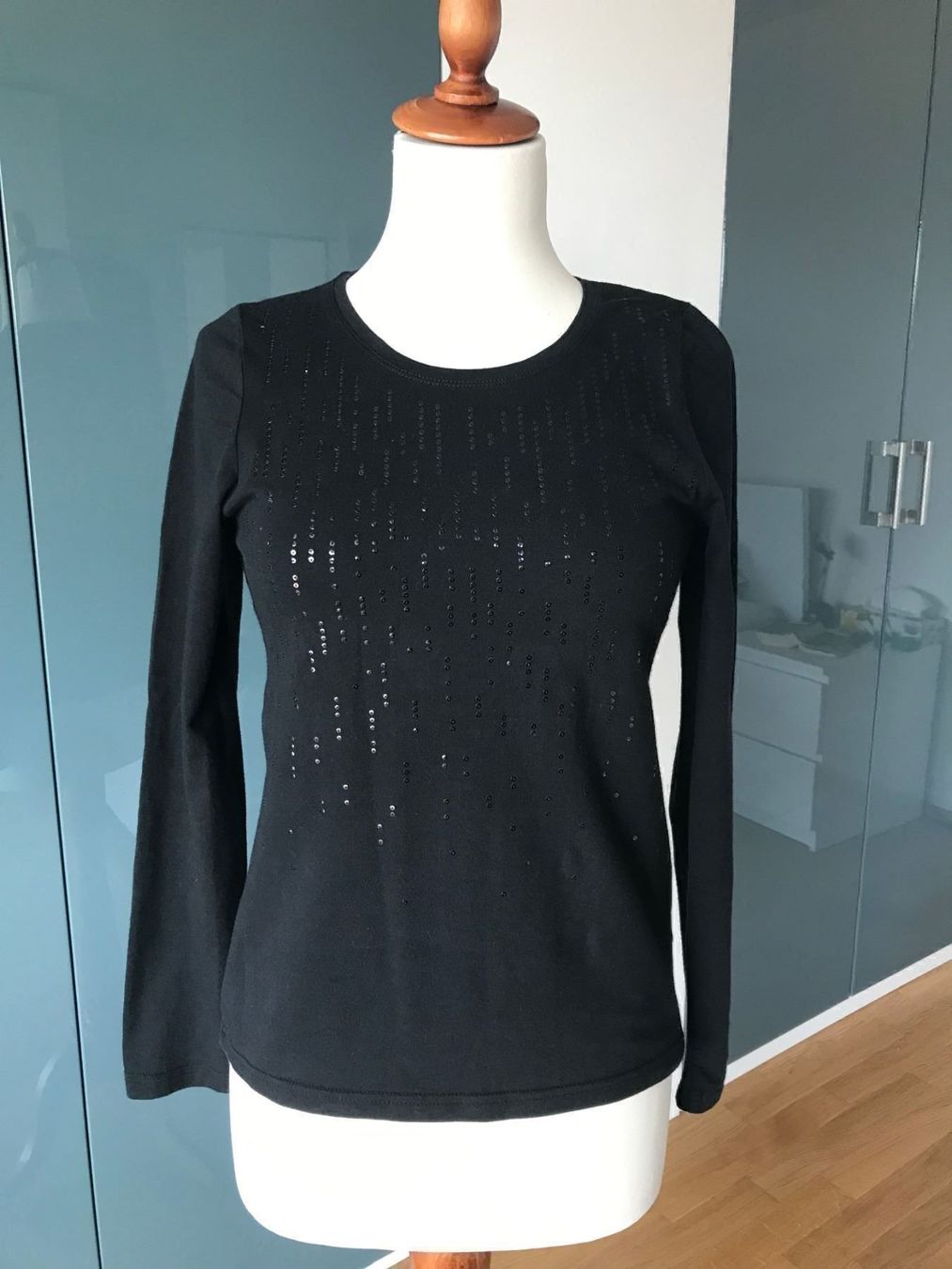 Pullover & Sweatshirts: Langarmshirts Schwarz 38M 95% cotton – Gebraucht aus Duebendorf von Alexandertreyer