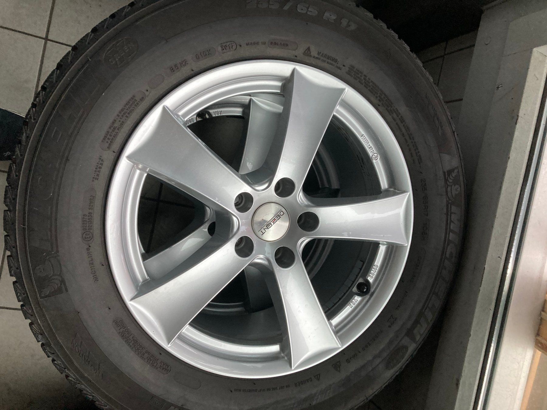 Audi Pneumatici & Ruote complete: Audi Q5 Winterräder 235/65R17 – Usato da Cham venduto da WB2223 3