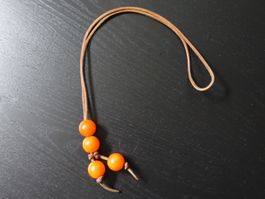 Vintage Halskette, vier grosse orange Kugeln an Lederband