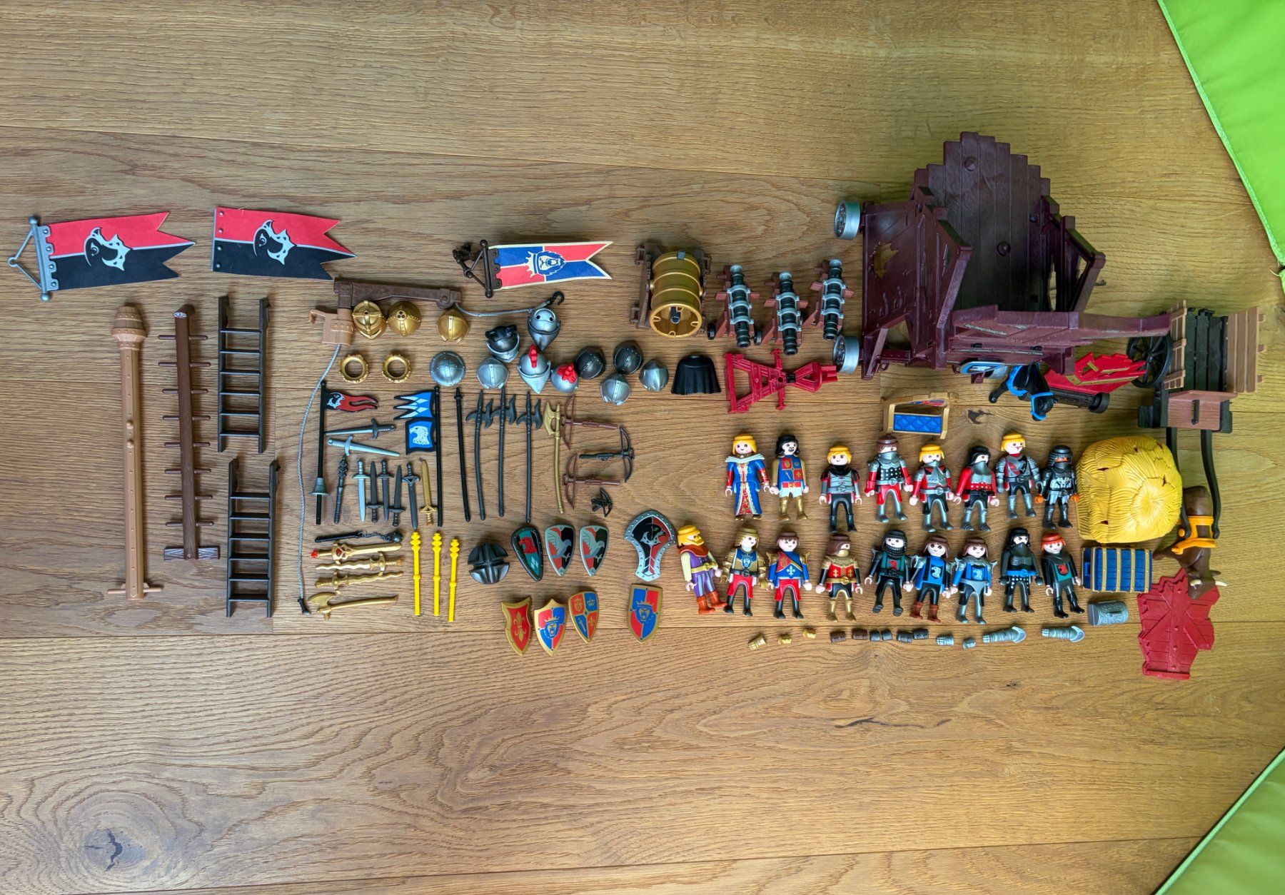 Playmobil Giocattoli: Grosse Playmobil Ritterburg – Usato da Olten venduto da Buendner75 9