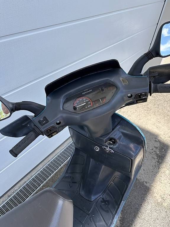 Peugeot Scooter: Peugeot Sv125 – Usato da Oberwil-Lieli venduto da onetwotree 1
