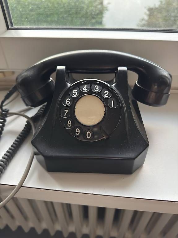 Telefoni: Vintage Bakelit Telefon mit Wahlscheibe – Usato da Schwerzenbach venduto da bravosierra99