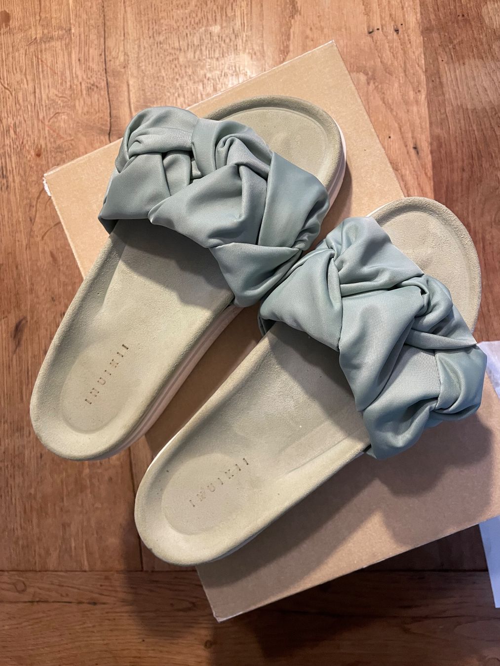 Scarpe da donna: Inuiiki Sandalen – Usato da Bern venduto da Ciacaprione 1