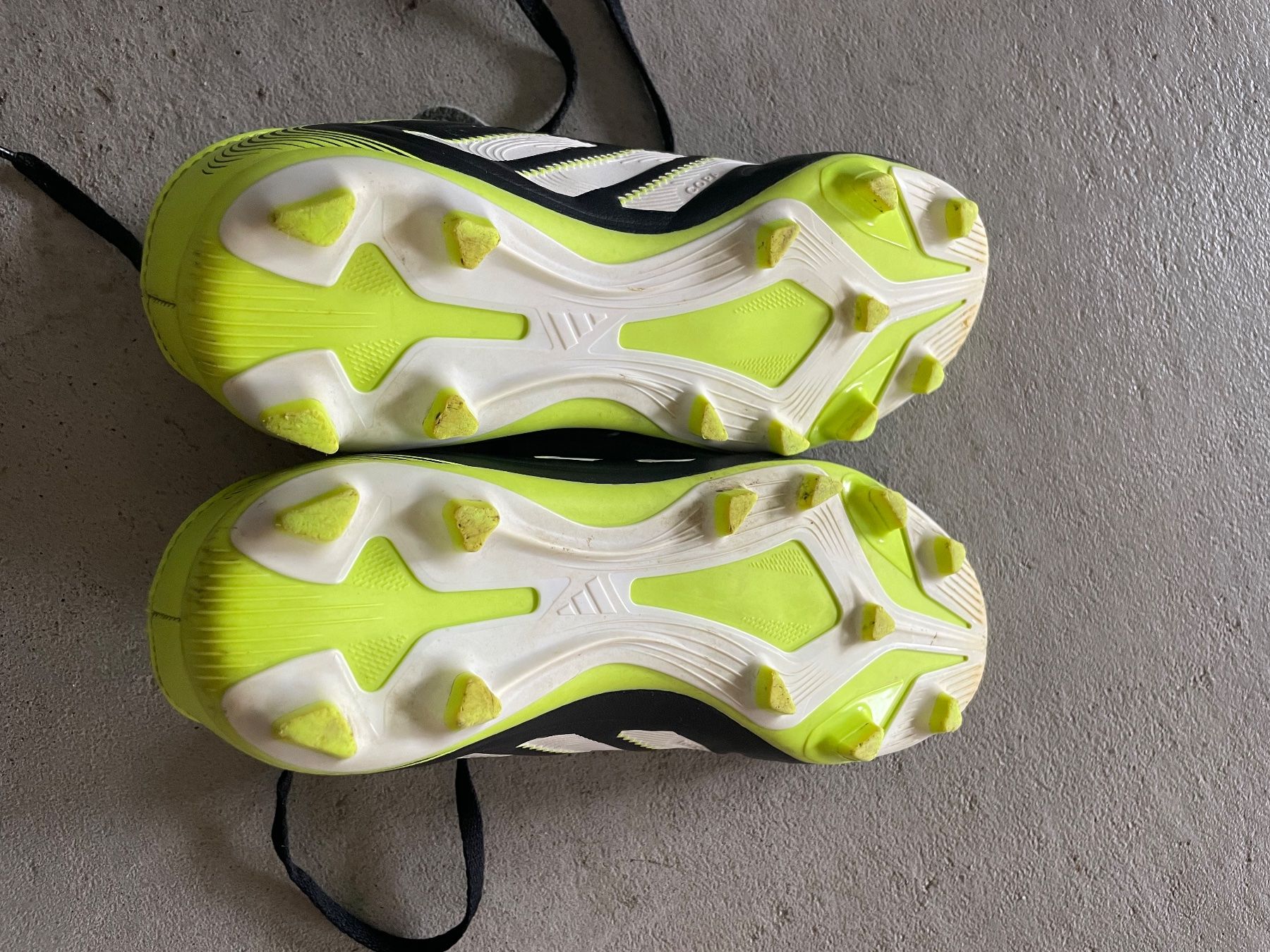 Adidas Scarpe per ragazzi: Fussballschuhe Grösse 32 – Usato da Ins venduto da Smad 2