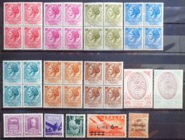 ITALIA: Des timbres neufs ** des années 1919–1960, 2 photos