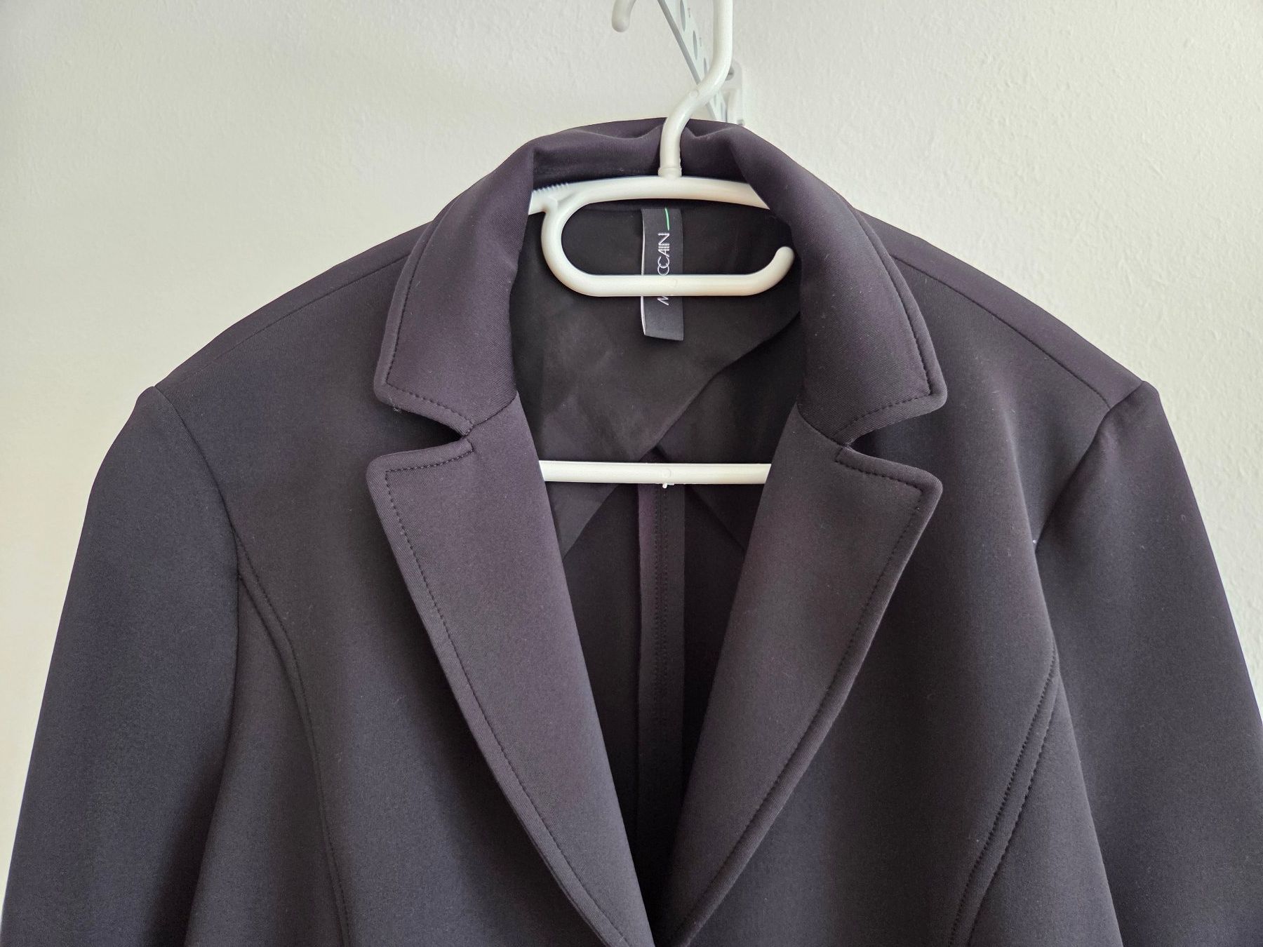 Marc Cain Giacche: Blazer von MARCCAIN SCHWARZ – Usato da Oberrieden venduto da Smart570 1