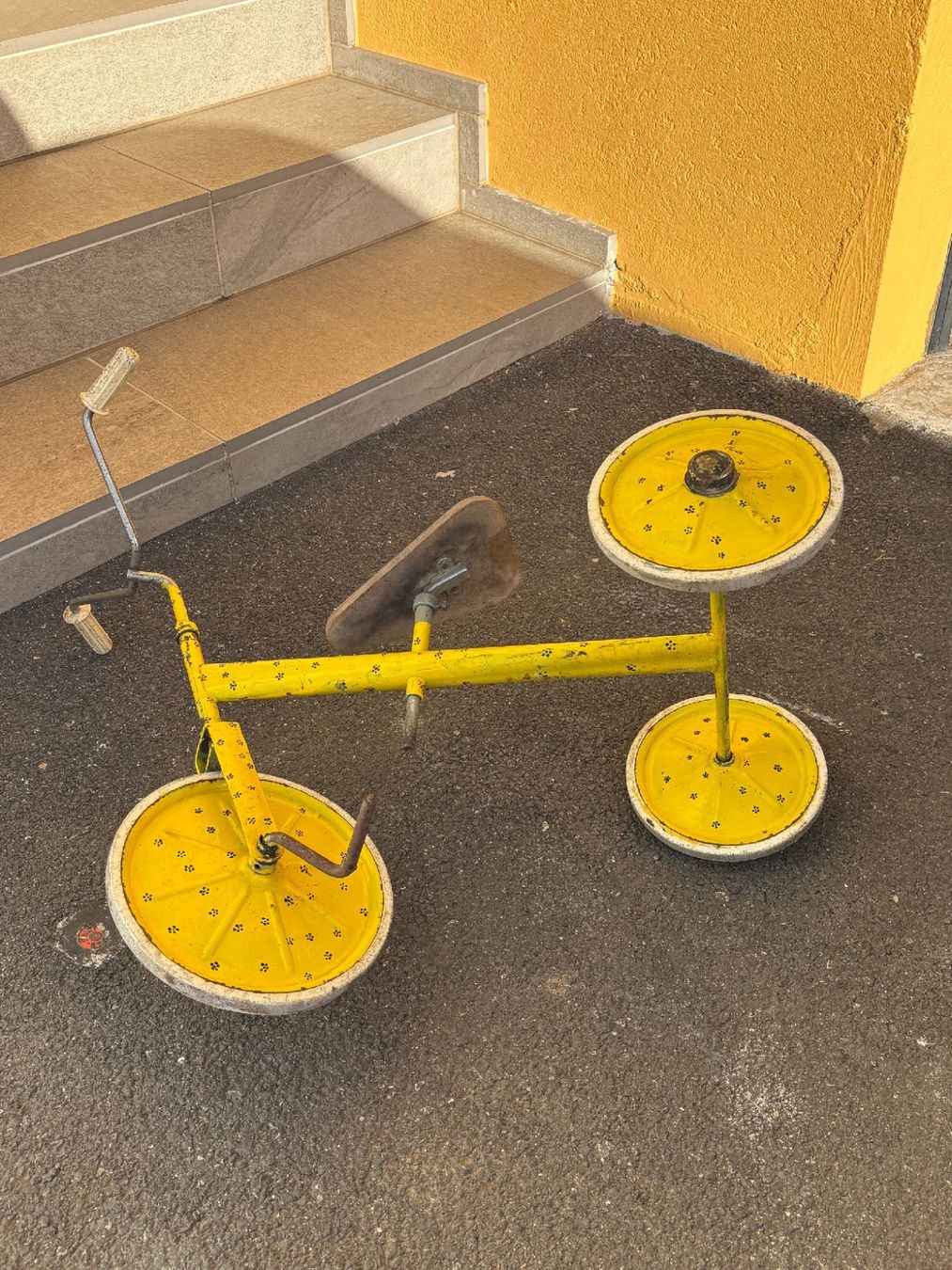 Fahrzeuge für Kinder: ancien tricycle – Gebraucht aus Châtonnaye von lebizu 1