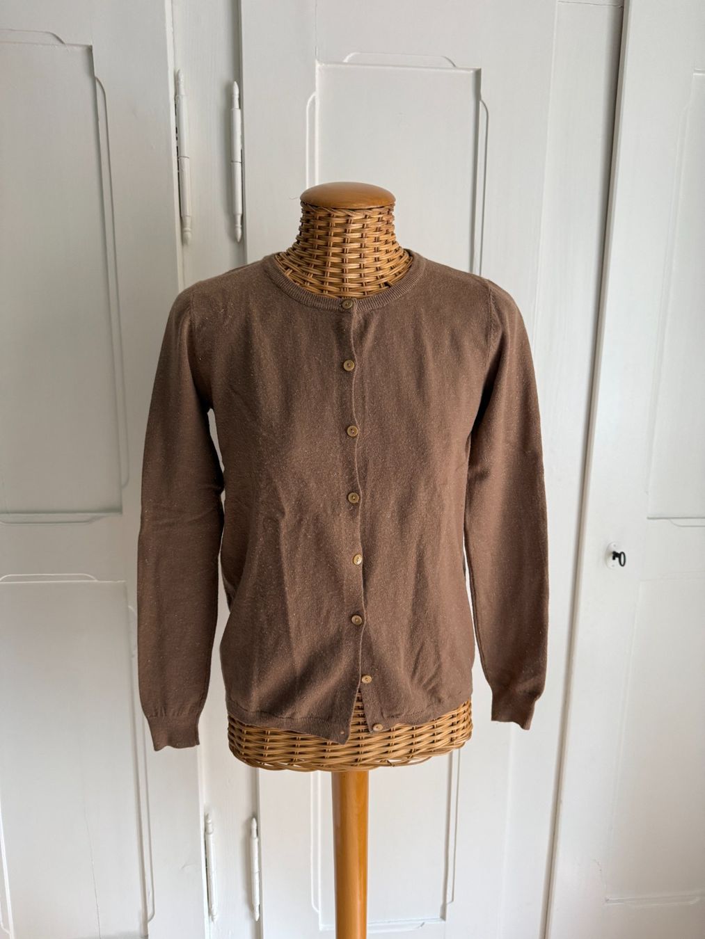 Anouk Giacche: ANOUK - Feinstrick Cardigan hellbraun M – Usato da Zürich venduto da Diazaio