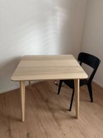 Schöner Tisch aus Eschenfurnier, 88 x 78 cm