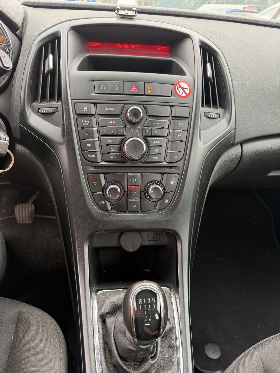 Opel Automobili: Opel Astra J 16 ST 2013 B5b – Usato da Mollis venduto da BSL10 8