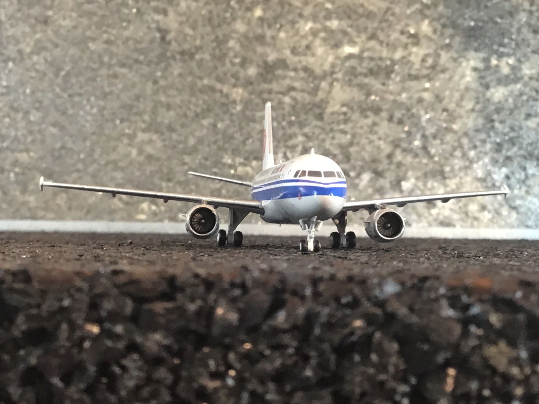 Airbus Kit di modellismo & Modellini statici: AIRBUS A319 AIR CHINA 1:400 – Usato da Männedorf venduto da Spezial-Modelle 2
